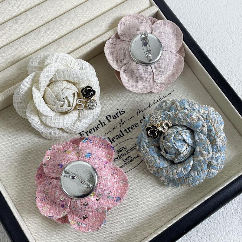 Korean Fabric Camellia Brooches For Women  Handmade Flower Lapel Pins Elegant Clothing Jewelry Accessories Corsage