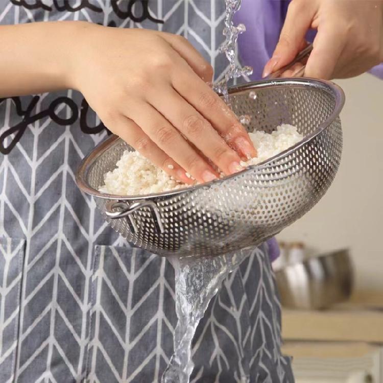 Stainless Steel Kitchens Strainer Basket Durable Build Comfortable Handle Portable and Effective for Various Use