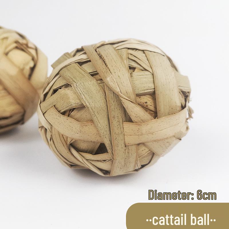 Hand-Woven Straw Chew Ball for Small Pets: Alleviates Boredom in Rabbits, Chinchillas & Guinea Pigs