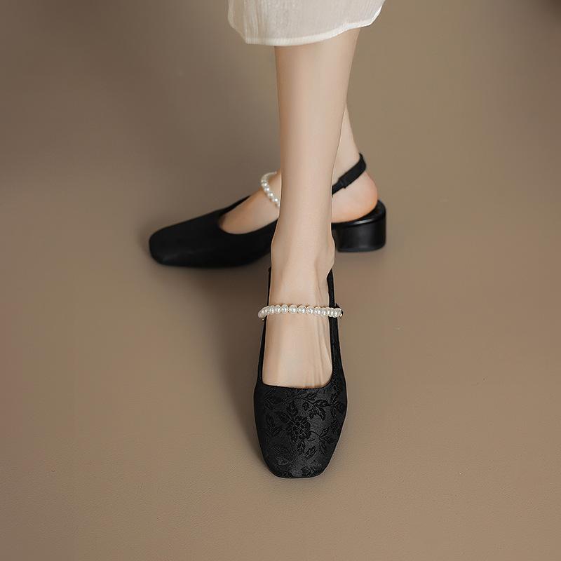 

New national style thick heel square head single shoes female 2025 summer fairy style Chinese embroidery pearl medium heel bag head sandals 35