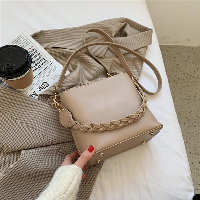 2024 New Fashion Women s Large Capacity Bucket Bag Urban Simple Style Shoulder Crossbody Bag