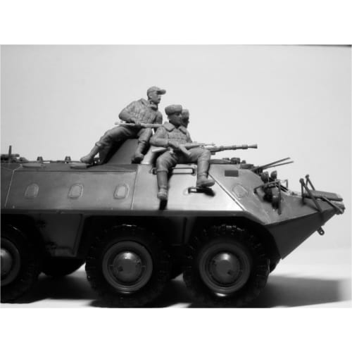 ICM 1/35 Scale Soviet Armored Personnel Carrier Crew, 1979-1991, Plastic Model Kit 35637