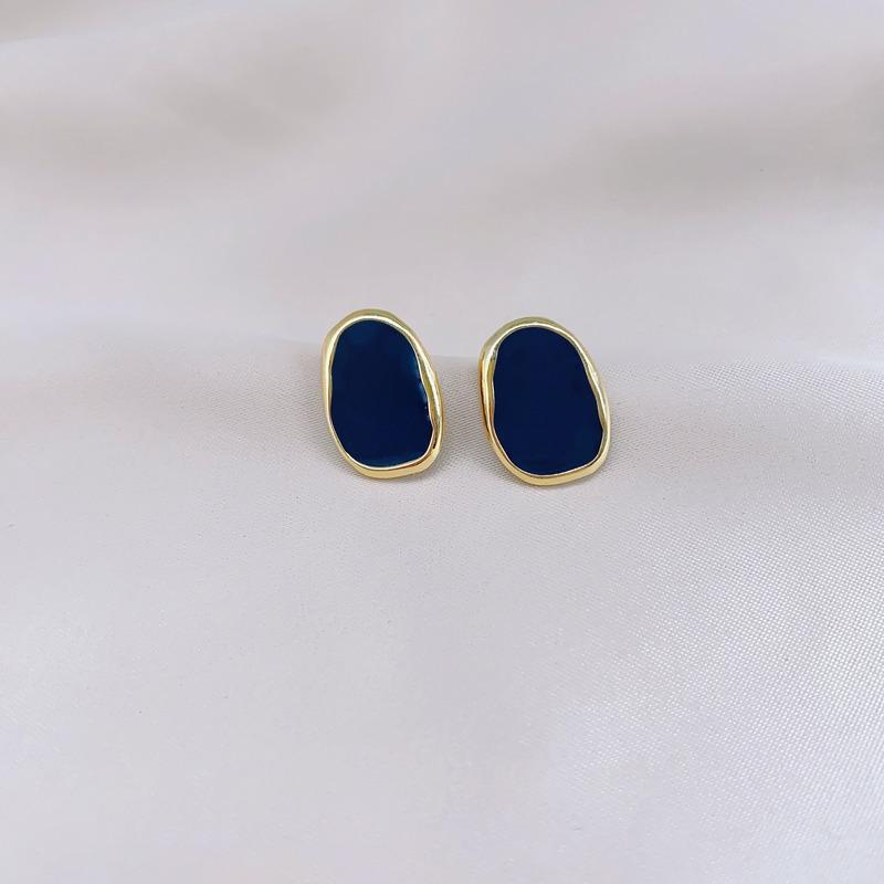 Retro Hong Kong Style Black Geometric Light Luxury High-End Design Stud Earrings