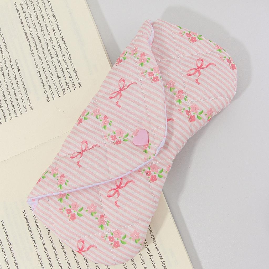 Floral Sunglasses Pouch Floral Quilted Glasses Case Soft Padded Eyewear Bag Portable Strawberry Eyeglass Bag For Gifts For Women