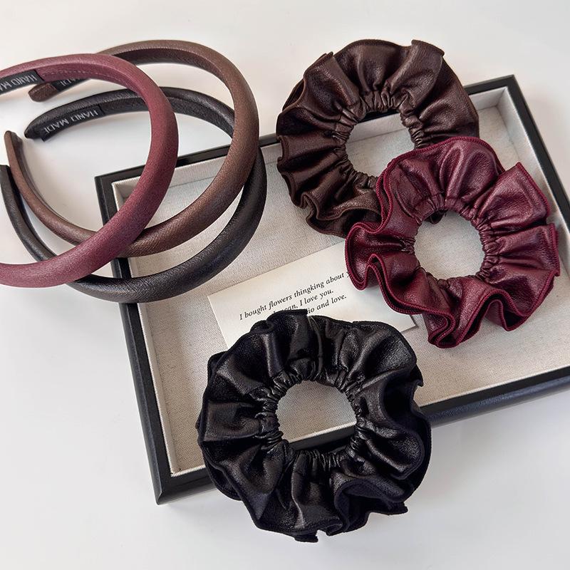 Retro Soft PU Leather Pleated Scrunchie Thin Sponge Headbands for Woman Girl Fashion Temperament Hair Hoop HeadRope Rubber Band
