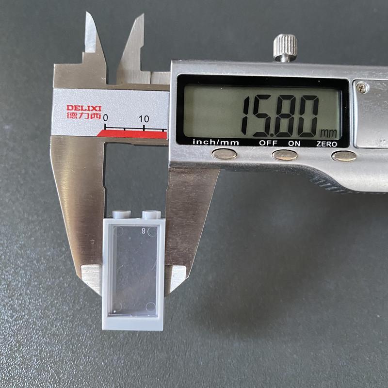 Kleine Teilchen Bausteinteile 60593 Ersatzteile 1X2X3 Fensterrahmen mit 60602 Glas, Fenster