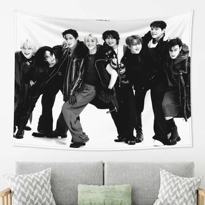 VIKAMA Stray Kids Schwarz Weiß Gruppenfoto Wandteppich KPop Trend Stil Wandbehang für Fans Schlafzimmer Wohnheim Dekor