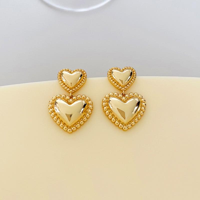 European & American New Metal Heart Lace Earrings: High-End, Fashionable, Luxurious, Versatile Temperament with Silver Needle