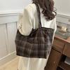 Contrasting color plaid large-capacity tote bag women's Korean version retro casual shoulder bag 2025 early spring niche trendy women's bag