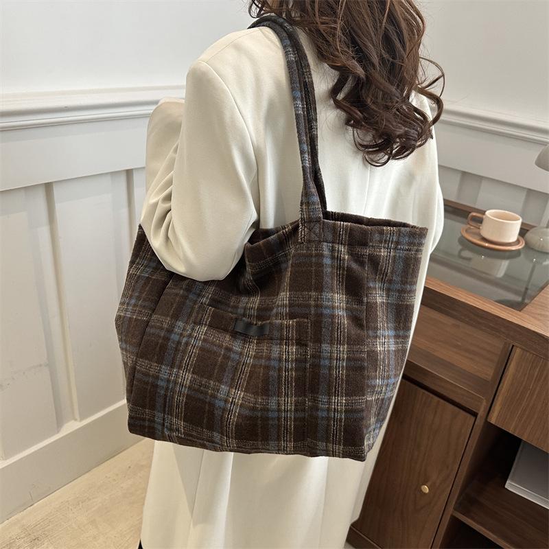 Contrasting color plaid large-capacity tote bag women's Korean version retro casual shoulder bag 2025 early spring niche trendy women's bag