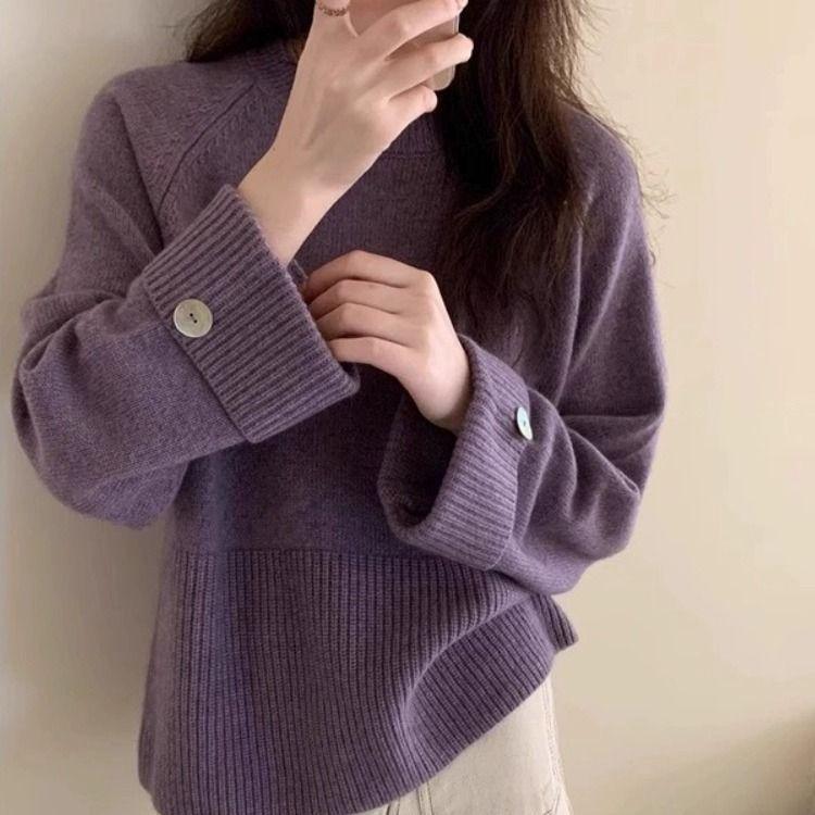 New Round-neck Pullover Thickened Sweater for Women's Autumn and Winter, A Niche Design Sense Button Knitted Sweater Top