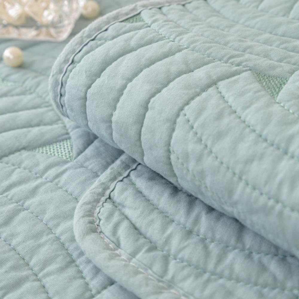 Washable Cotton Quilted Sofa Protector Non Slip Modern Embroidery Sofa Cover All Season Use