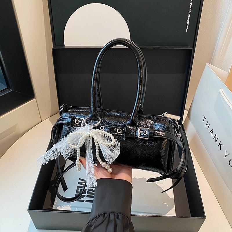 New Portable Temperament Casual Shoulder Messenger Bag Baguette Bag Fashion Sense Spring and Summer Niche Handbag