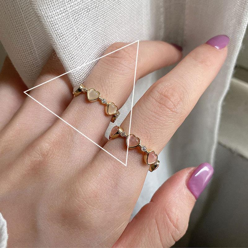 Contemporary Love Heart Ring For Women Featuring Stunning Rhinestones In Silver