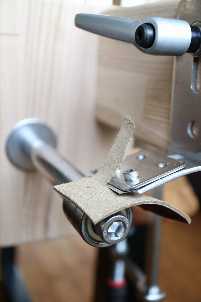 Leather Skiving Machine Manual for Leather Craft "Fetta"