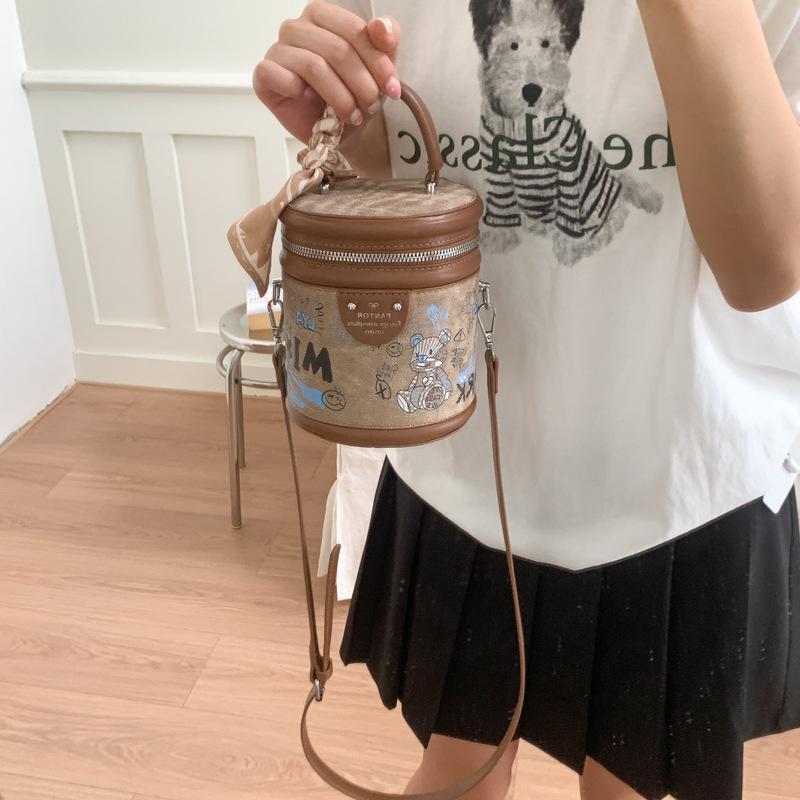High sense niche mini bag women's summer 2025 new fashion messenger bag Korean version popular portable bucket bag