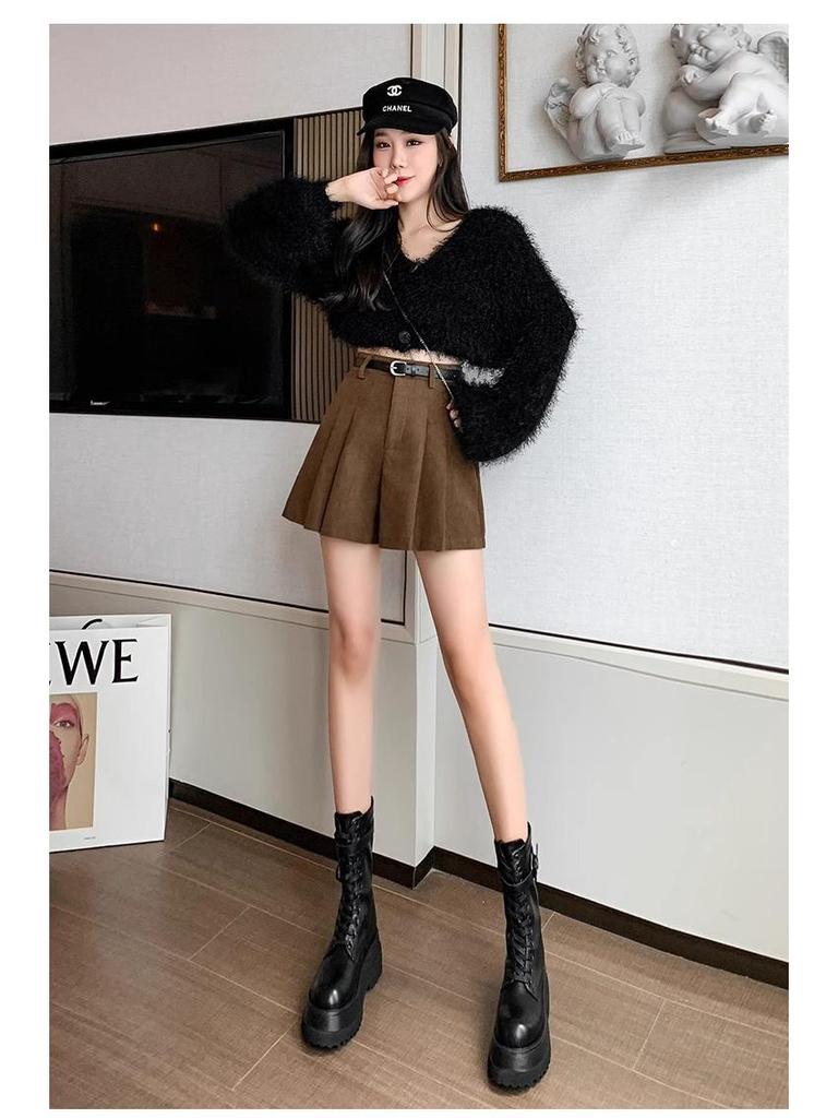 Women's High-Waist Corduroy A-Line Pleated Skirt: Retro, Simple, Versatile, Anti-Exposure Design for Autumn.