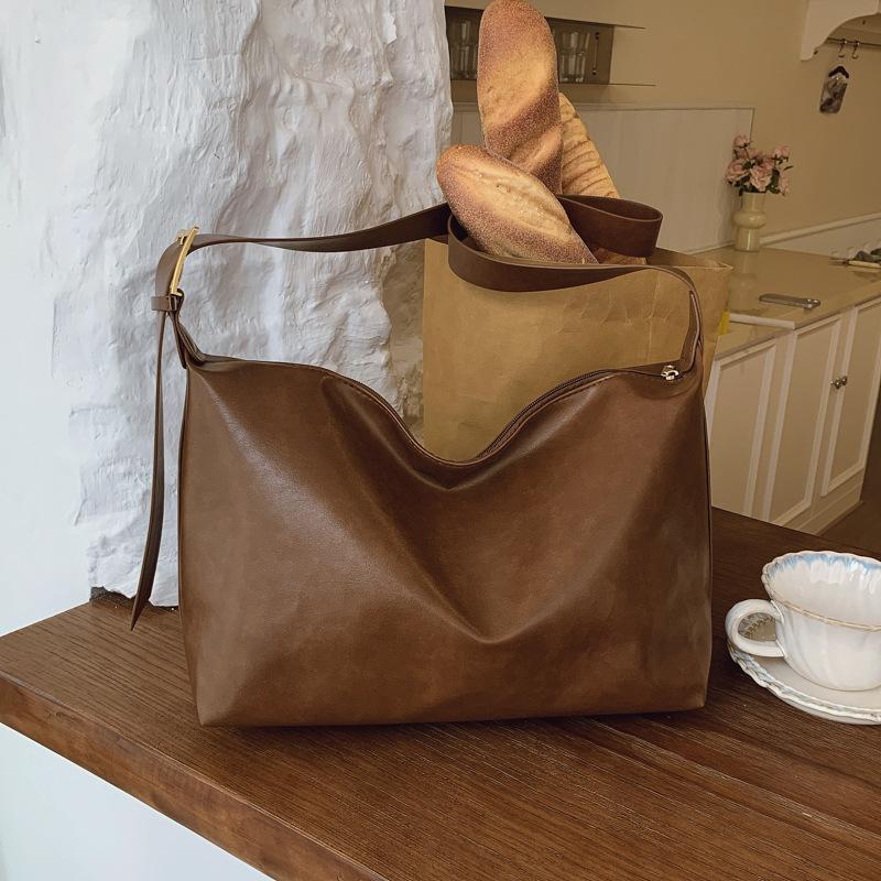 Large Capacity Tote Bag Autumn and Winter New Versatile Commuter Shoulder Underarm Bag Premium Texture Handbag