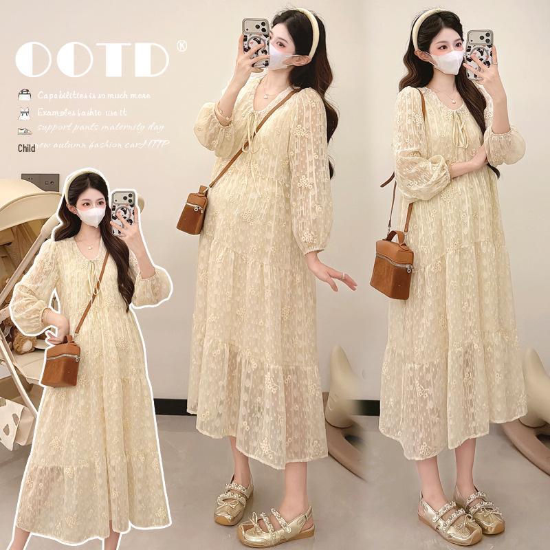 Spring 2026 Elegant Lace Embroidery French Maternity Dress with Slimming Jacquard Style M