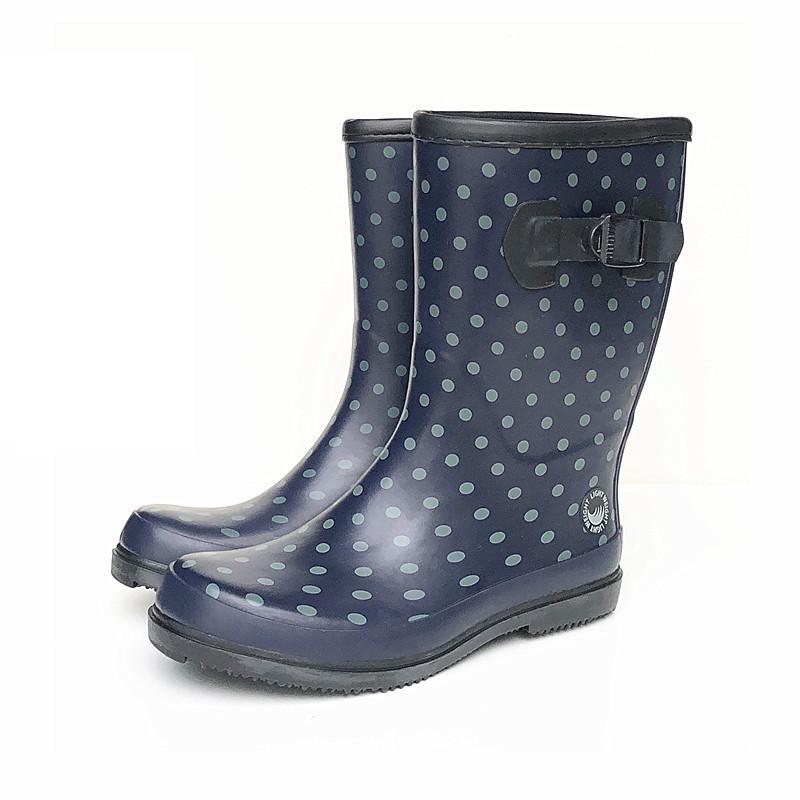 Women's Lightweight Mid-Tube Rubber Rain Boots - Fashionable, Soft, and Sweat-Absorbing for All Seasons.