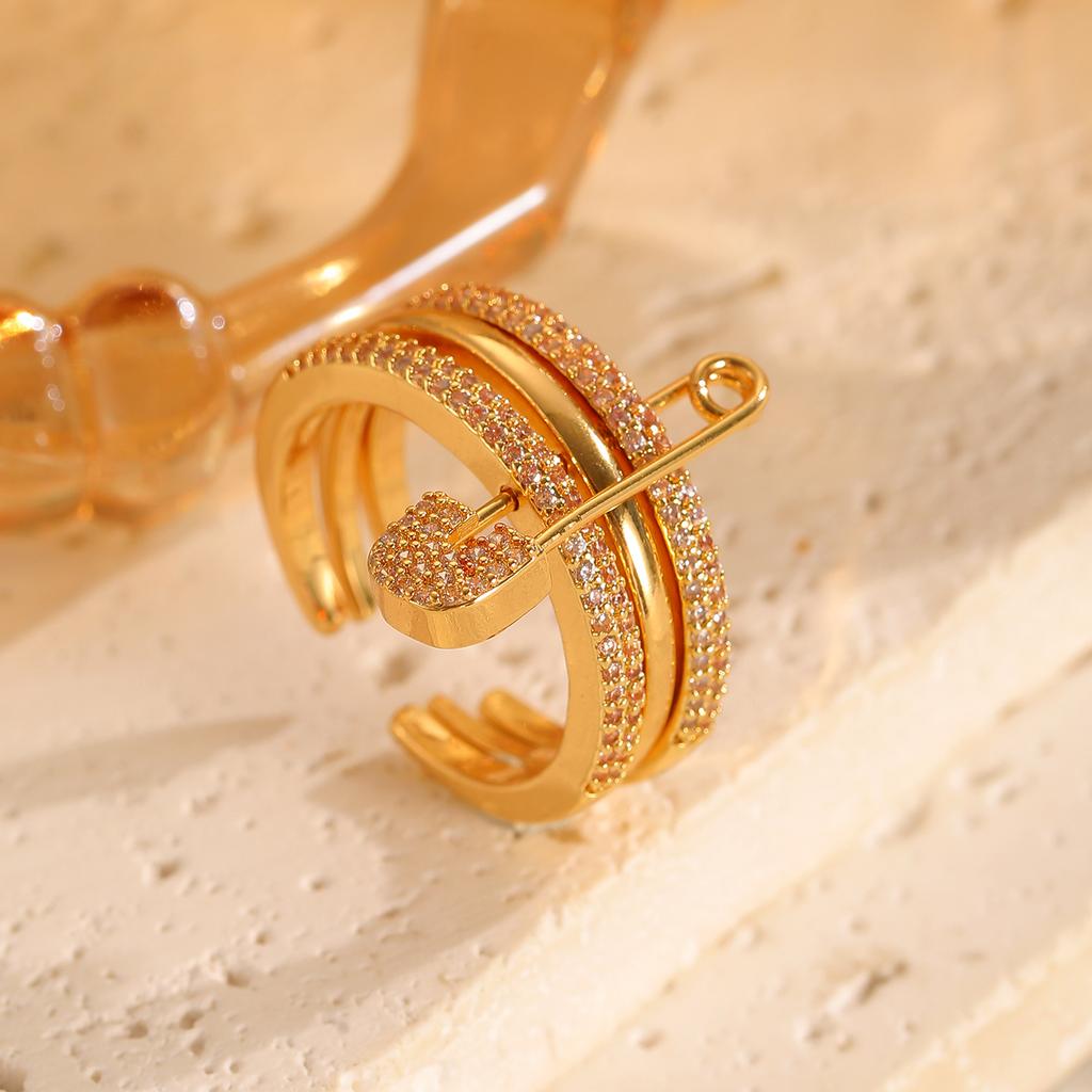 Wysokiej jakości 2026 nowy, najlepiej sprzedający się trójkolorowy pierścionek dzielony damski pierścionek z mikro-inkrustacją cyrkonii hurtowo