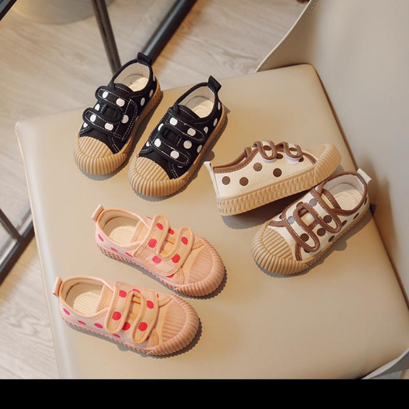 Tenis Dívčí plátěné boty 2024 Jaro Podzim Nové Roztomilé puntíkaté Dětské boty Jednoduché a Všestranné Ležérní boty Lehké Dívčí boty