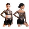 Top Corto de Leopardo Halter Mangas Largas Agujeros para Pulgar Cinturilla con Pedrería Flecos Falda Conjunto de Baile Latino