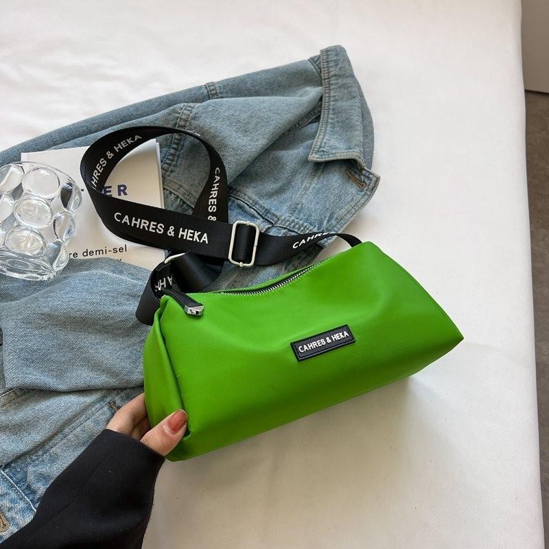 

Trendy Black And Green Casual Boston Bag For Women With Stylish Square Design зелёный