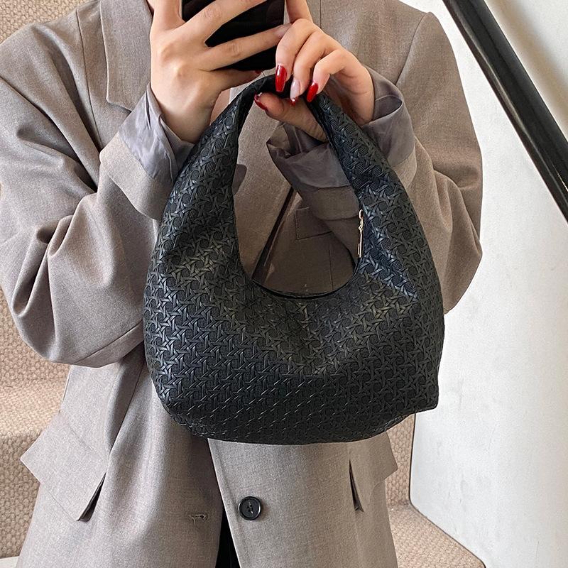 

Популярная плетеная сумка подмышку в новом стиле с французской текстурой, высококлассная ручная сумка-полумесяц для женщин