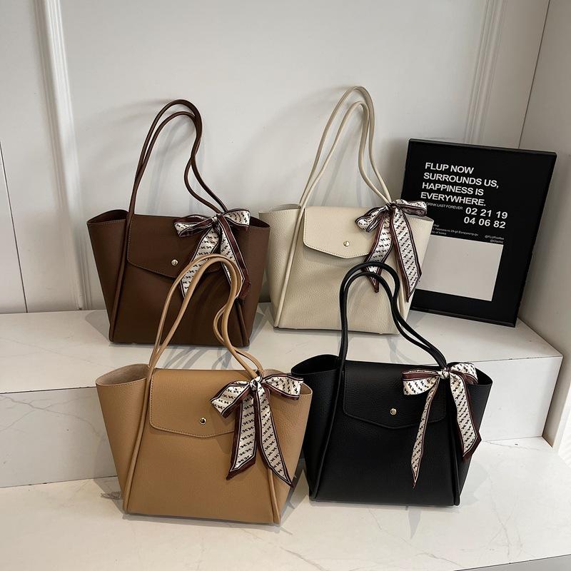 Commuter Tote Bag, A Fashionable, Versatile and High-end Single-shoulder Handbag for Women