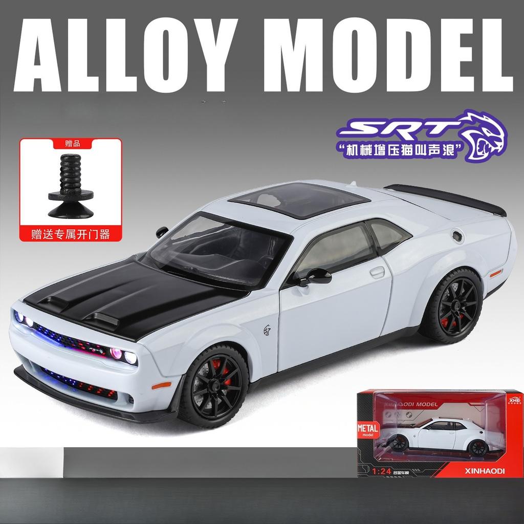 1:24 Challenger Hellcat Redeye Litinový Model Muscle Car Zvuk A Světlo Stahovací Dětská Hračka Sběratelský Předmět Dárek k Narozeninám
