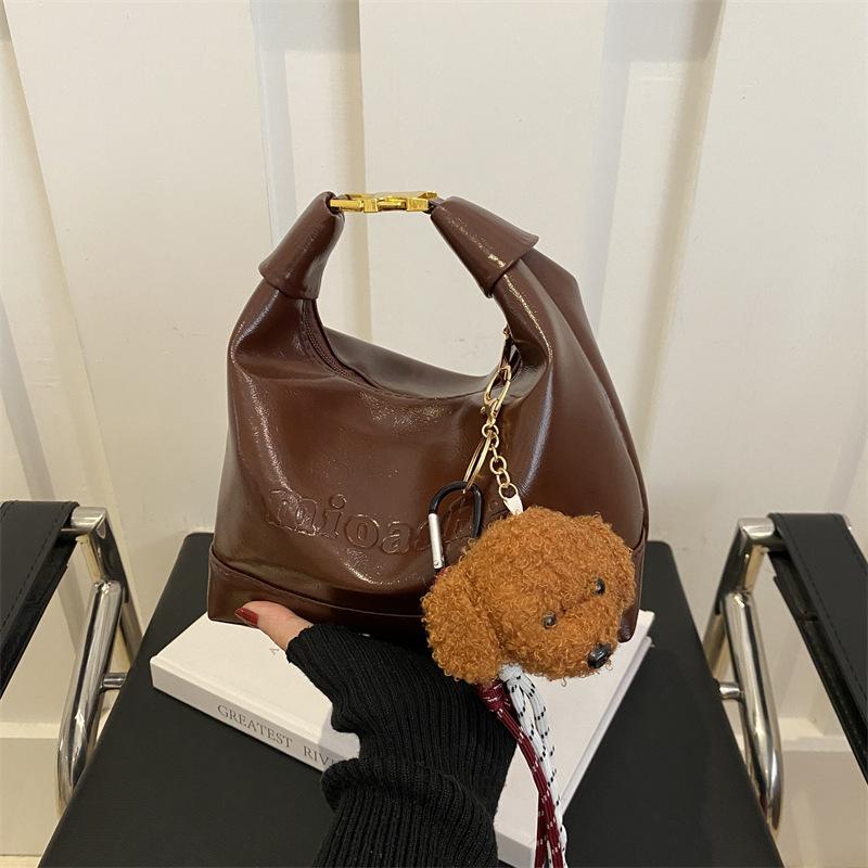 2025 new popular super-hot shoulder bag niche trendy versatile messenger bag feeling Maillard hand bag women