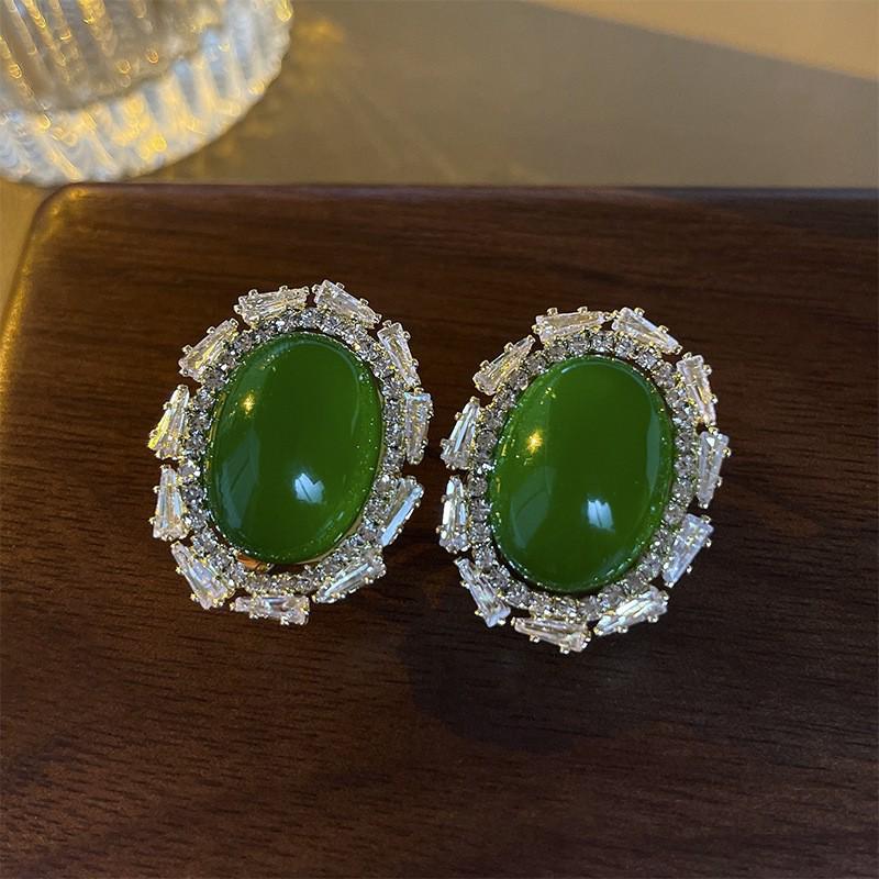 Exquisite Green Gem Dangle Earrings with Silver Needle - Elegant Statement Jewelry for Every Occasion