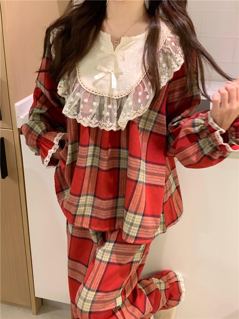 

Korean Couple s Red Plaid Lace Long Sleeve Pajamas One Size