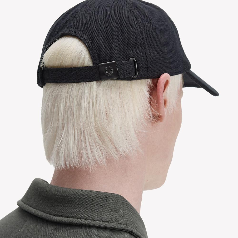 FRED PERRY Pique Classic Cap - Black/Snow White Cfpu2612295-843