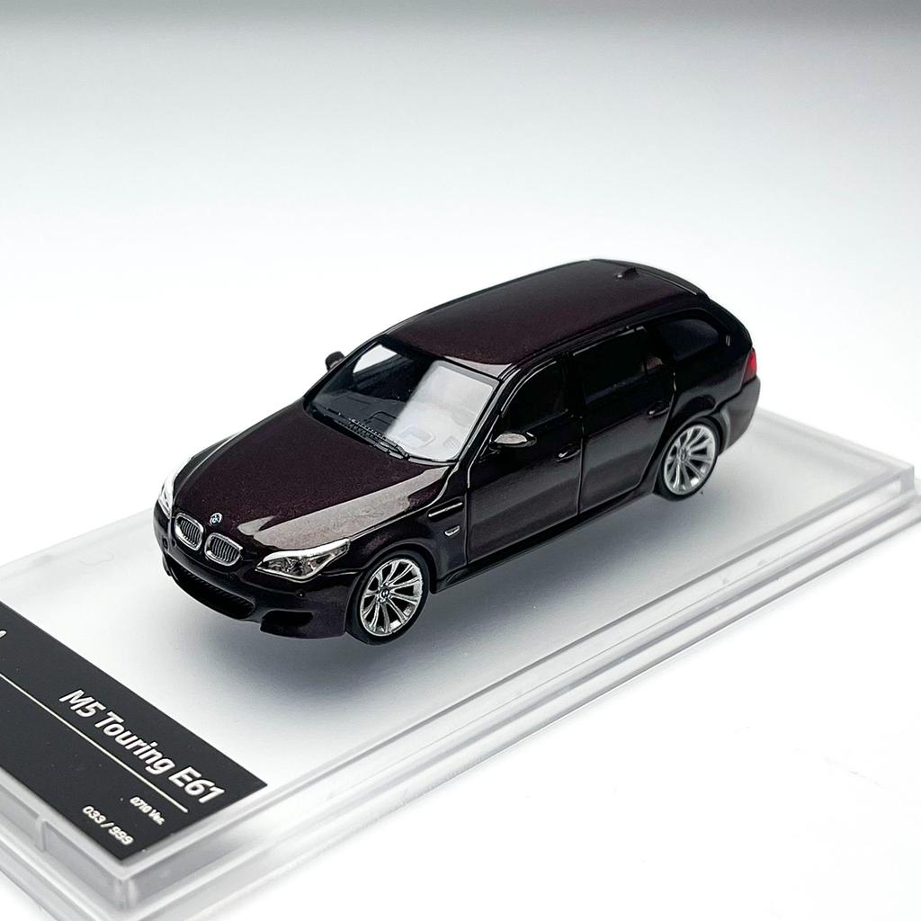 KING MODEL Diecast 1/64 Scale BMW M5 E60 E61 brown white Car Model Alloy BMW M5 Toy Car Model Collection and Display Item
