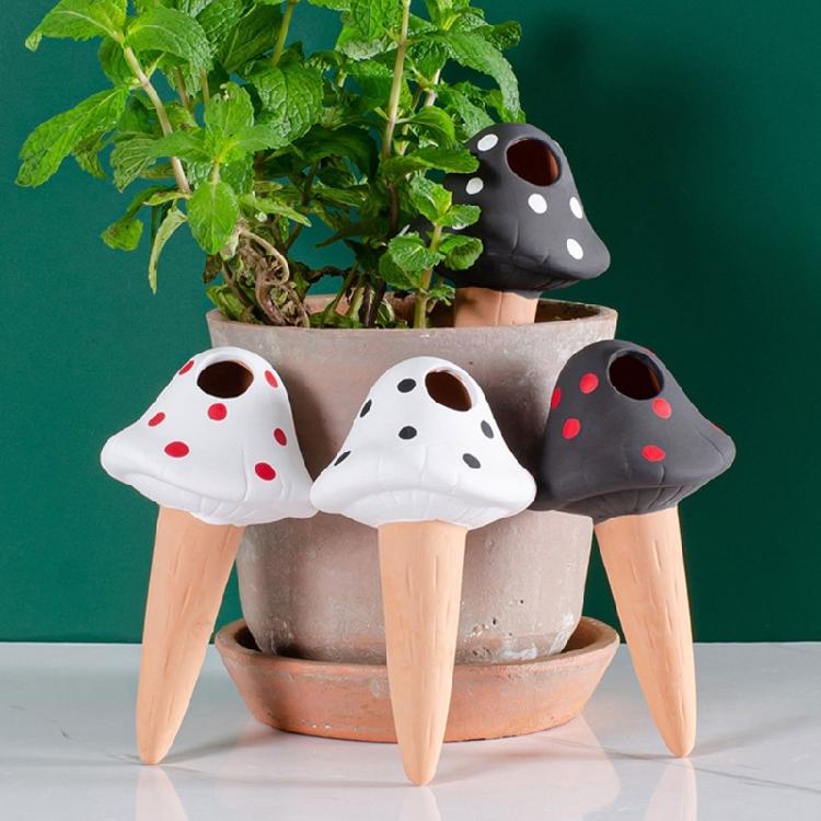 Set med 4 självvattnande spikar Terrakotta Växtvattningspikar Anordning Inomhus