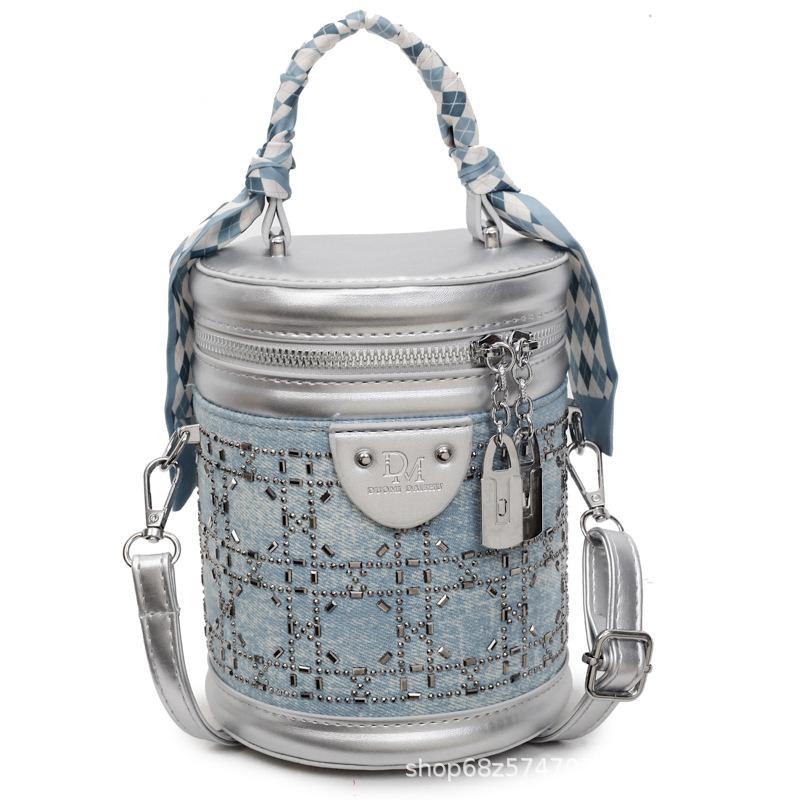 Niche simple high-end cylinder bag 2025 new temperament versatile shoulder messenger handbag foreign style bucket bag tide