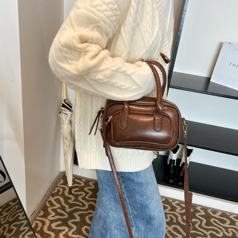 Retro modehandväska dam höst och vinter ny enkel pendling liten fyrkantig väska textur enkel axelväska