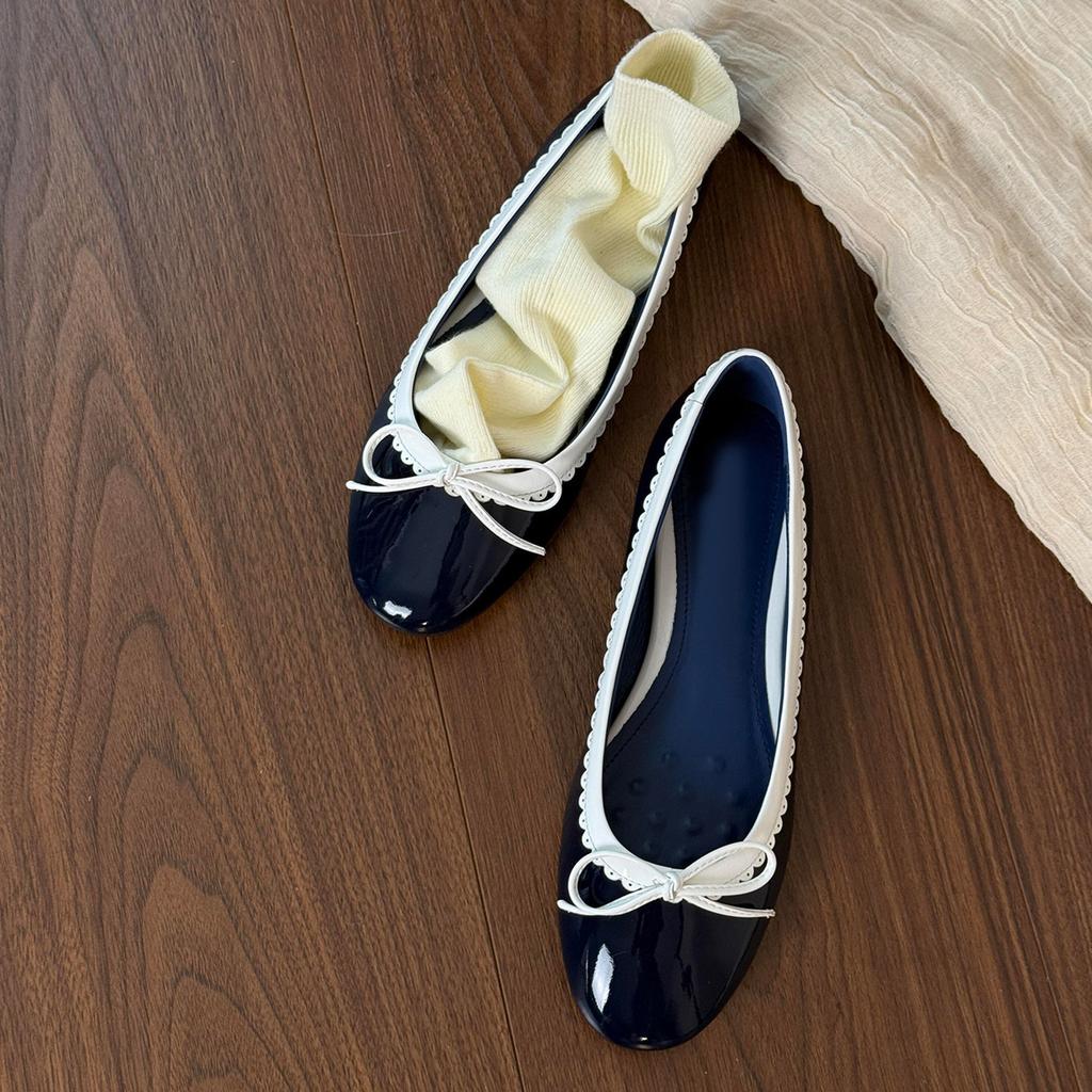 Beautiful French round head lace bow gentle ballet shoes women's French patent leather flat bottom girls single shoes