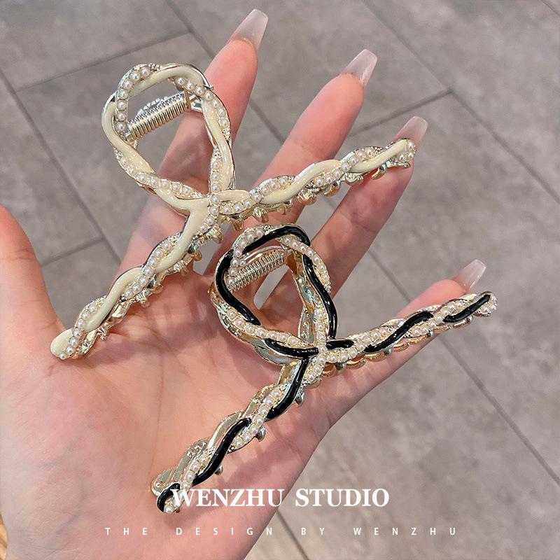 Korean Pearl Headdress Claw Clip for Women 2025 – Elegant Hair Accessory