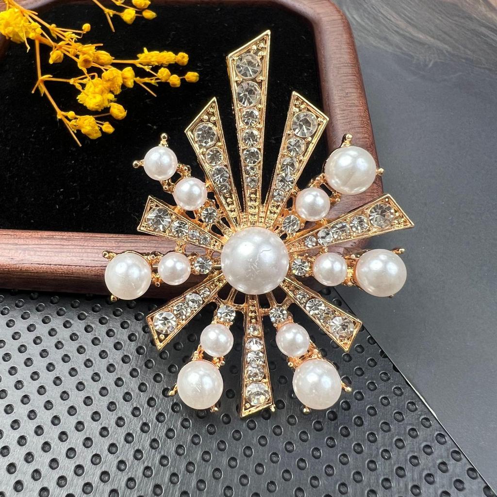 Broșă Retro Cristal Diamant cu Ac Anti-Expunere și Cataramă din Aliaj pentru Accesorii Vestimentare