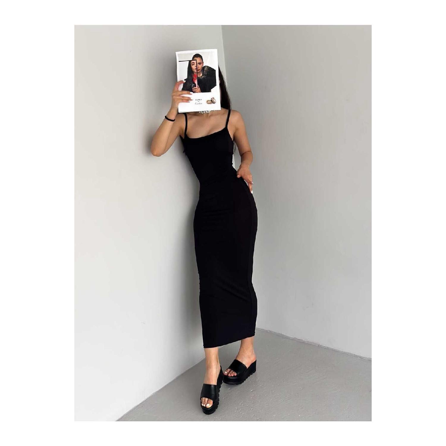 

Женское длинное платье песочного цвета на веревочных бретелях M чёрный