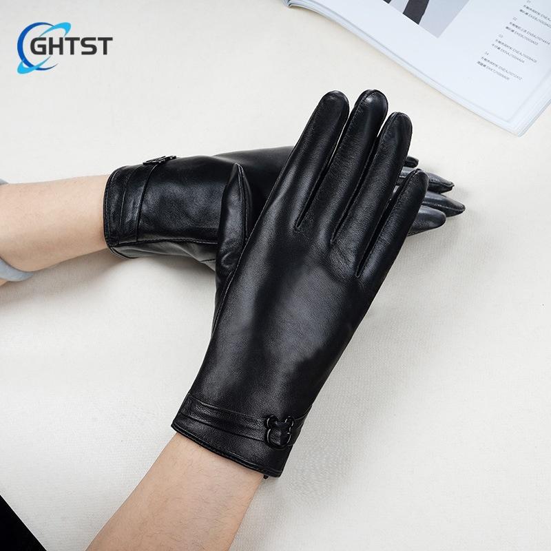 Cute Bear Women Gloves Genuine Lambskin Spring Winter Warm Comfortable Girl Gloves Trendy Female Short Glove