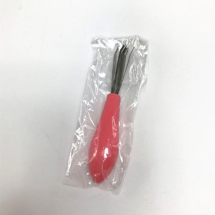 

Прочный пластиковый инструмент для чистки расчески