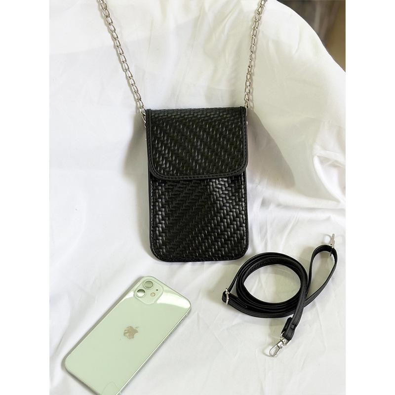 2 New fashionable textured mobile phone bag female messenger bag versatile, small and lightweight mini small bag small square bag female