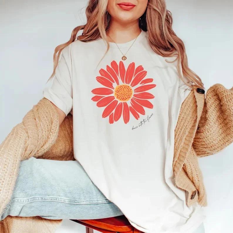 Daisy Flower t-shirt, Boho Floral Crewneck, Nature Lover Gift L