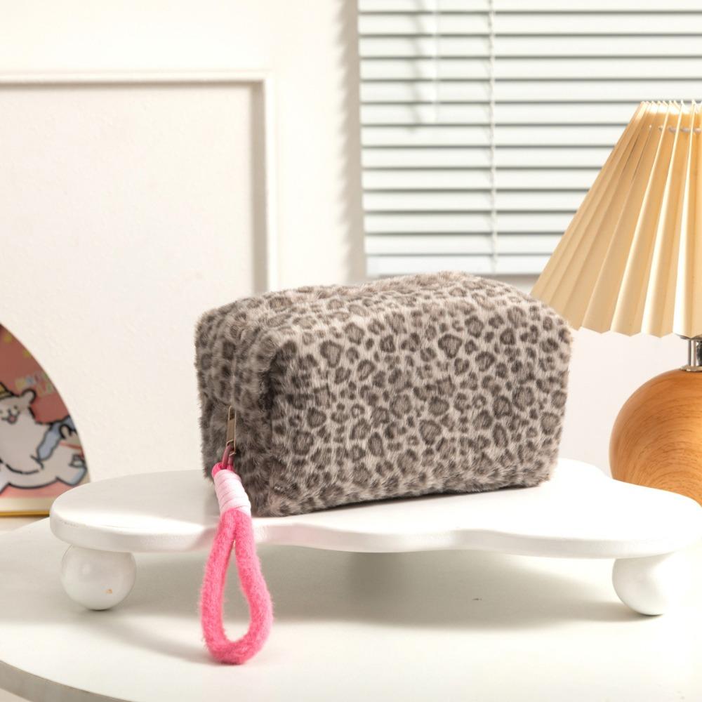 Large Capacity Plush Cosmetic Bag Leopard Print Pattern Travel Cosmetic Case Cosmetics Storage