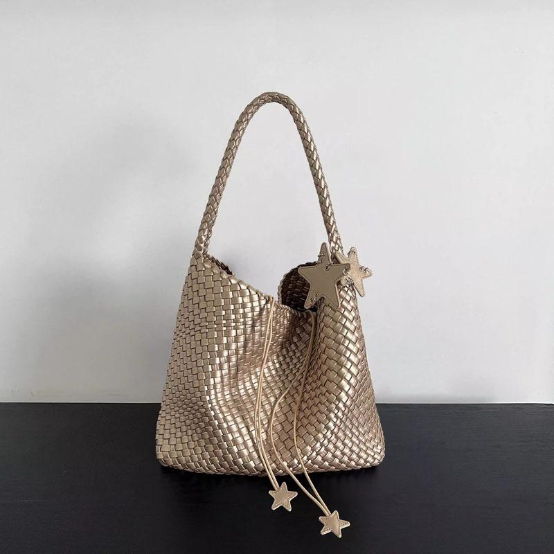 Premium sense niche design hand-woven bag large capacity tote bag casual lazy wind single shoulder underarm bucket bag