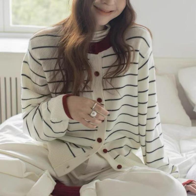 Autumn and winter contrasting striped sweater women's loose and lazy top retro crew neck knitted cardigan jacket